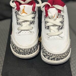 White/light red Jordan 3 retro (6C)